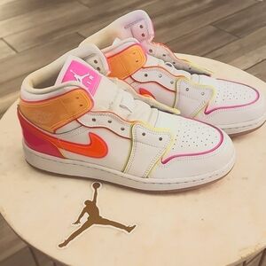 **LAST CHANCE* Jordan 1 Mid Edge Glow